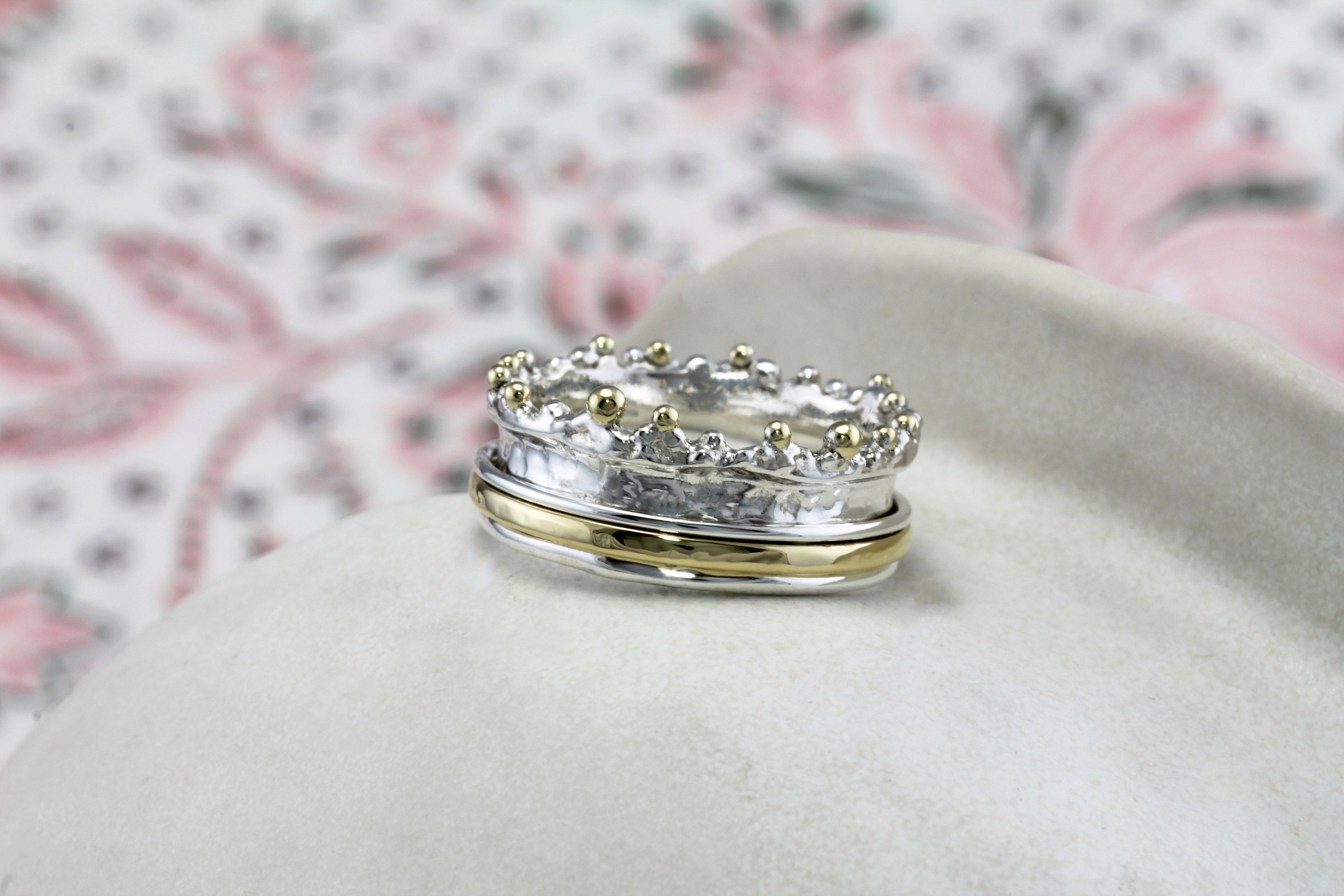 Crown Mixed Metal Spinning Ring